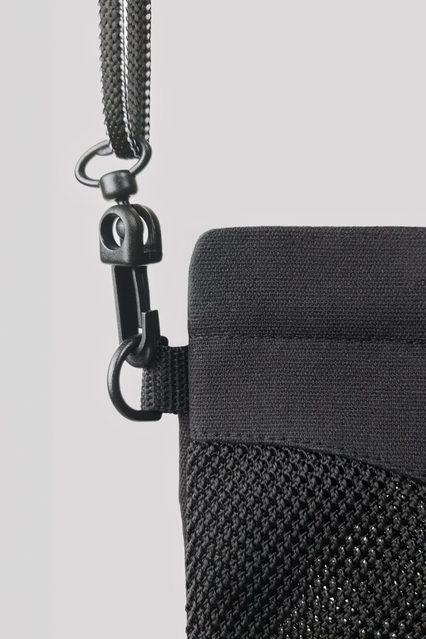 HNLAB - LUNAR_ECLIPSE_PHONE_POUCH 月蝕手機背袋鉤子商品照