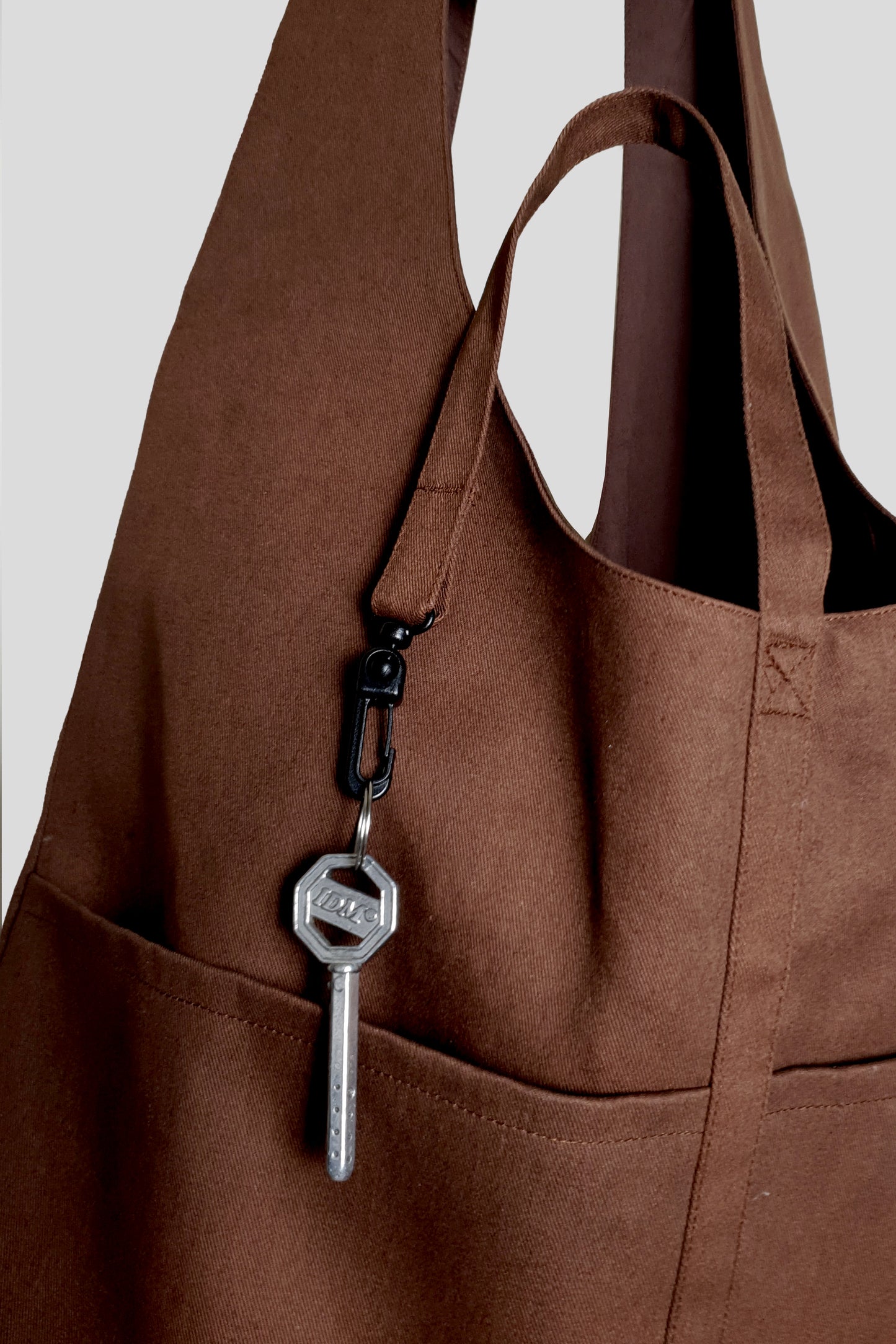 HNLAB-隱藏版咖啡僧棕打結旅行漂流人包 BROWN HOBO BAG- 鑰匙扣