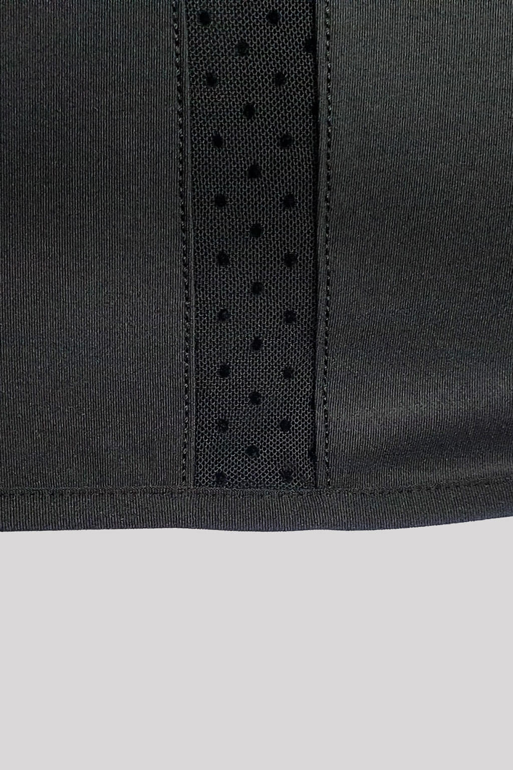 法式點點網布拼接前中簍空上衣 點點網布細節BLACK SHEER FRONT VEST TOP - HN LAB