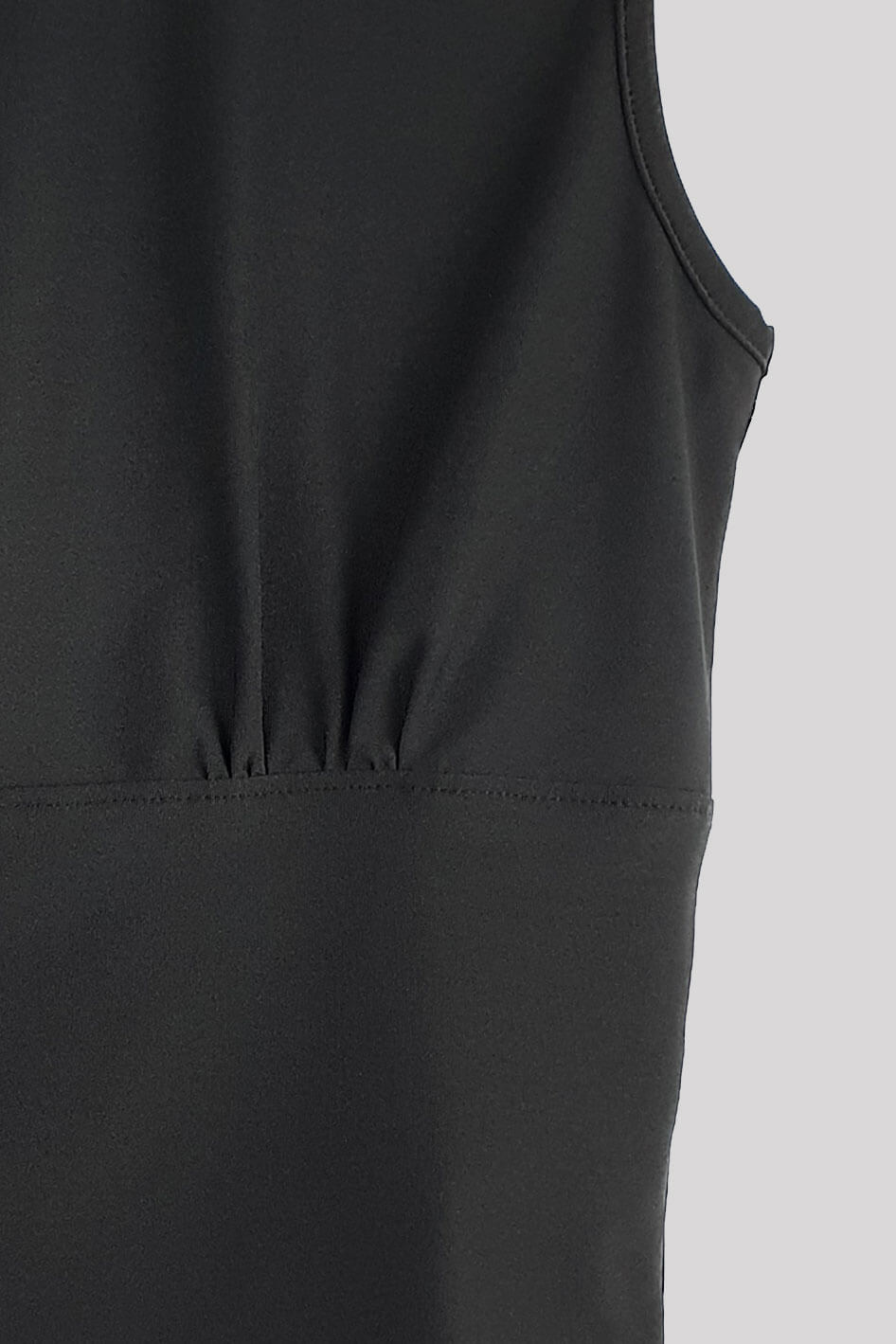 簍空後背網布拼接彈性上衣 胸口打折處SHEER BACK VEST TOP - HN LAB