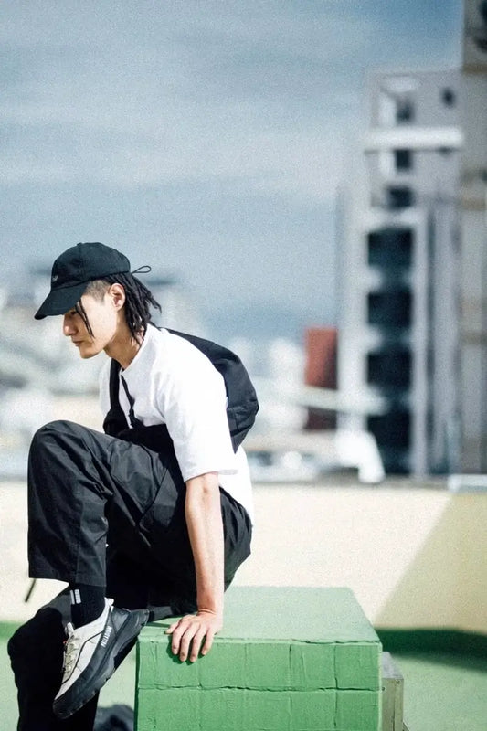 隱藏限量版 Pull String Baseball Cap 黑灰網格拉繩調節棒球帽，情境 - HNLAB