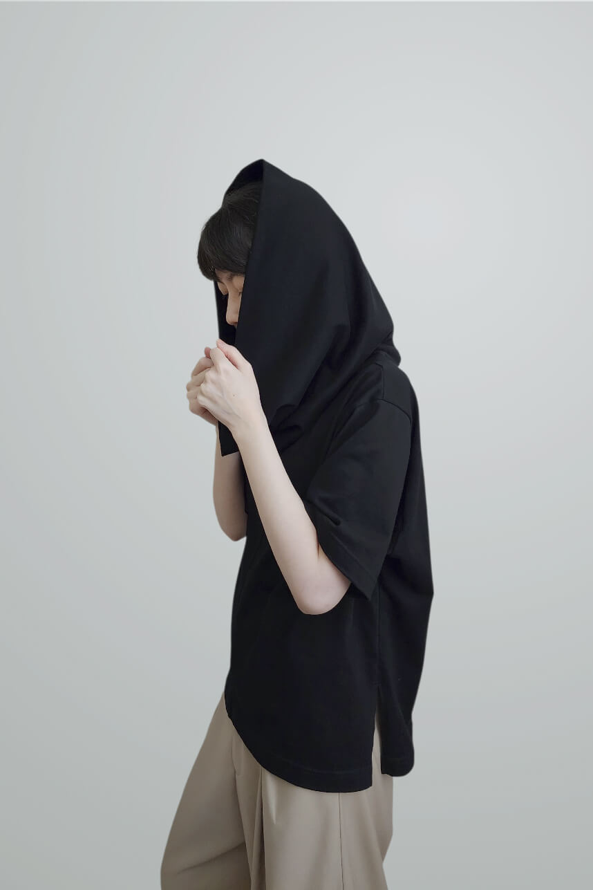 立裁多穿法帽領合一開衩上衣 Multi-Way Hooded Knit Top（訂製款）