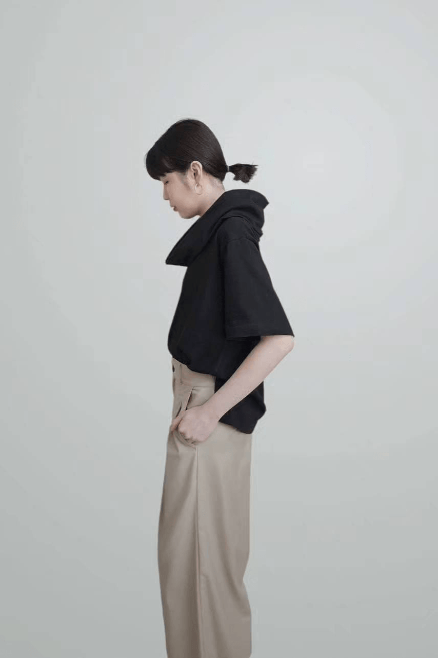 立裁多穿法帽領合一開衩上衣 Multi-Way Hooded Knit Top（訂製款）