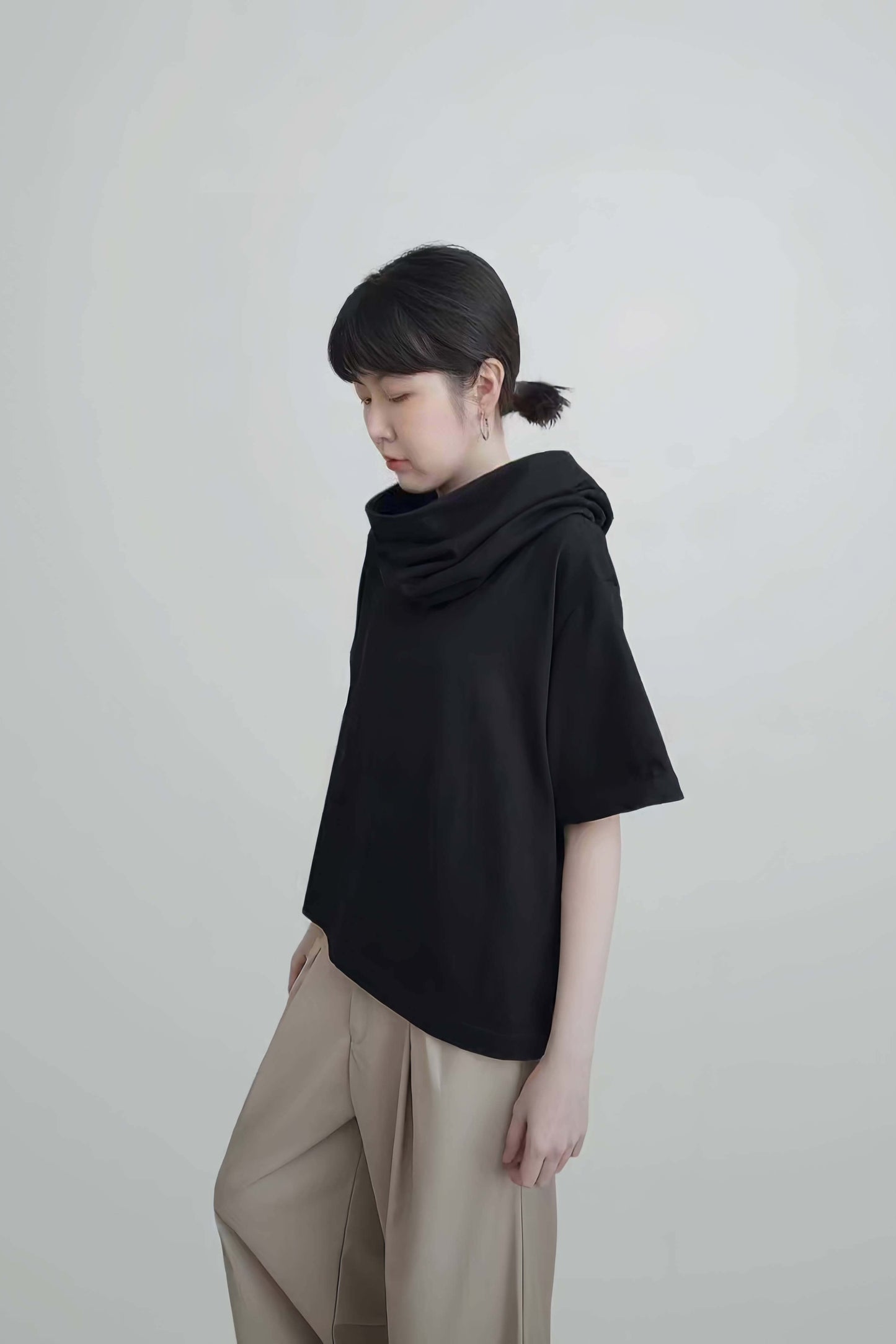 立裁多穿法帽領合一開衩上衣 Multi-Way Hooded Knit Top（訂製款）