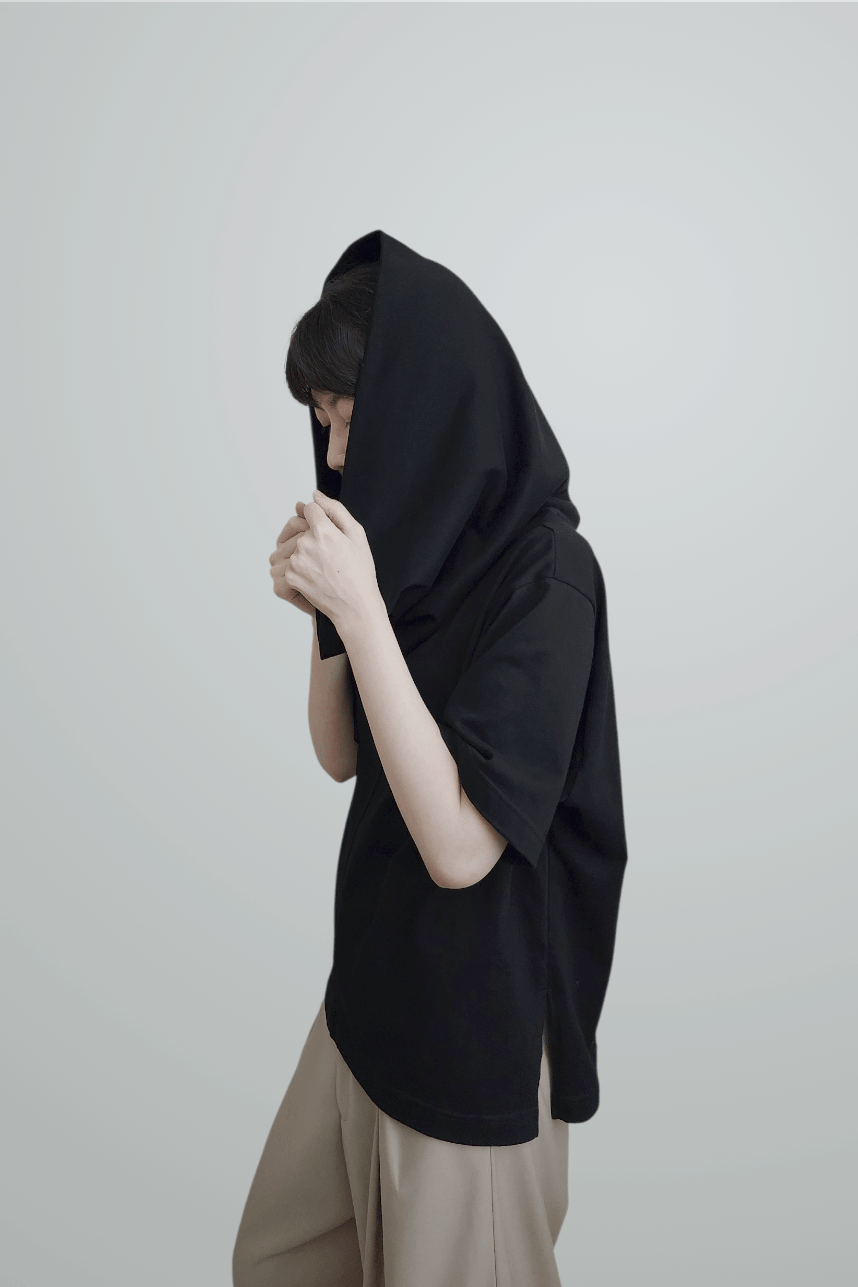 立裁多穿法帽領合一開衩上衣 Multi-Way Hooded Knit Top（訂製款）