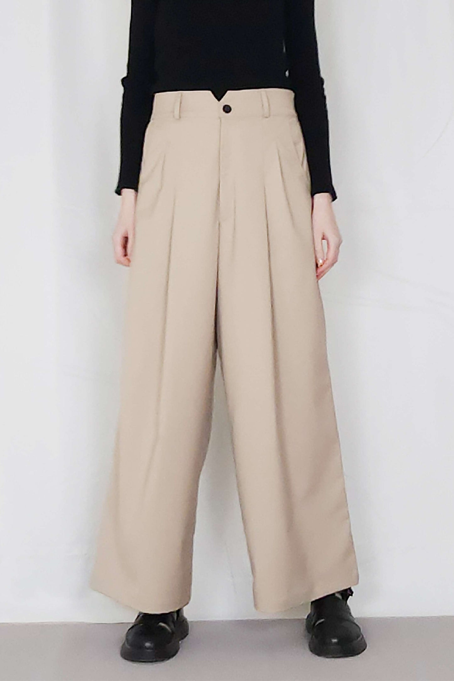 卡及高腰寬版3D立體剪裁抓摺長褲 BEIGE WIDE LEG PANTS HN LAB