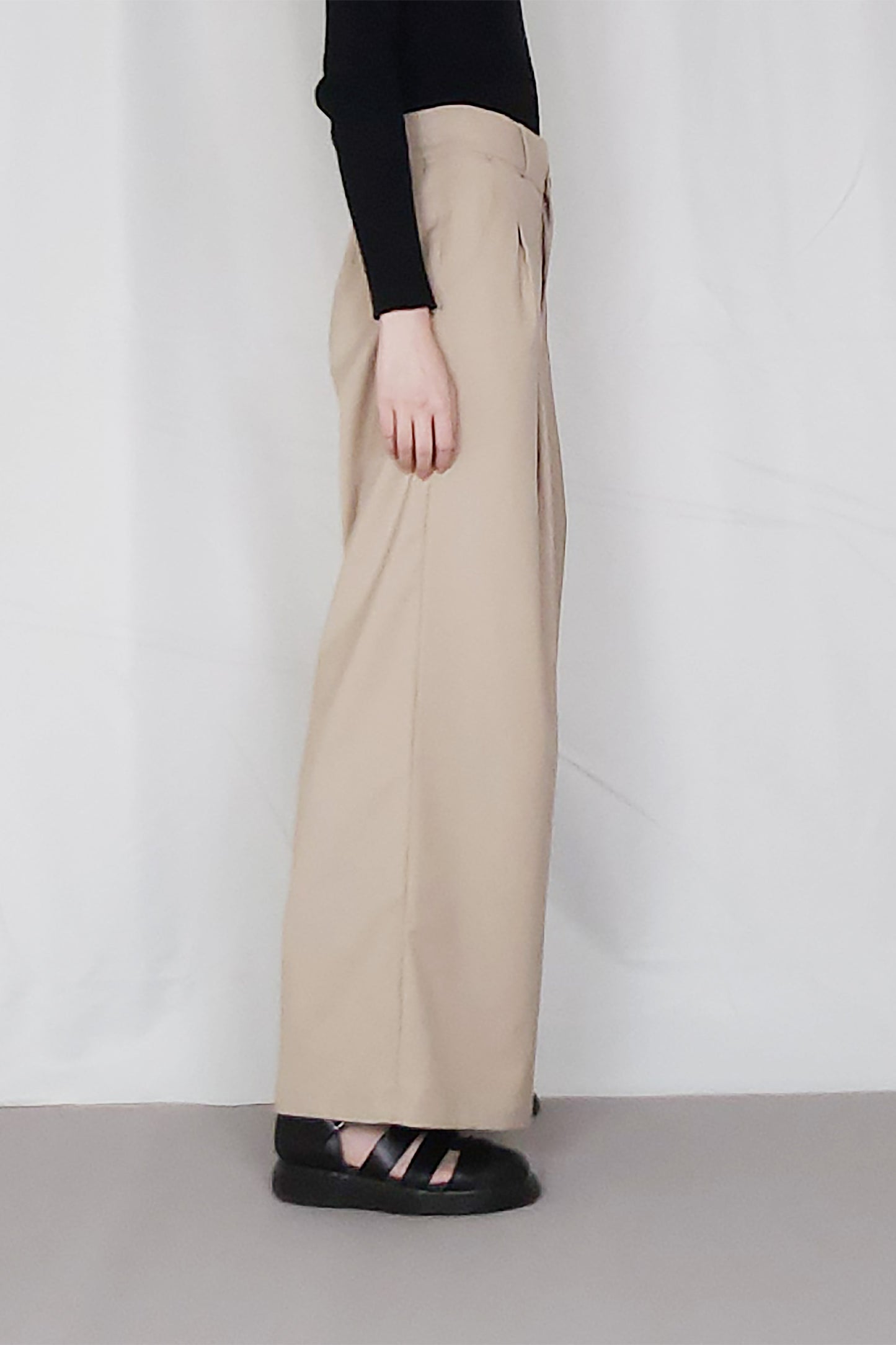 卡及高腰寬版3D立體剪裁抓摺長褲 BEIGE WIDE LEG PANTS HN LAB