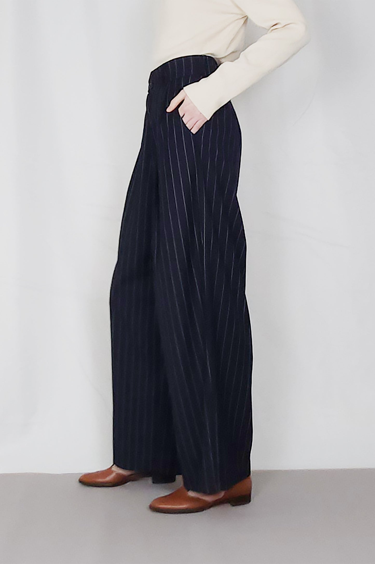 深藍白條紋高腰寬版3D立裁西裝長褲 STRIPE WIDE LEG PANTS HN LAB