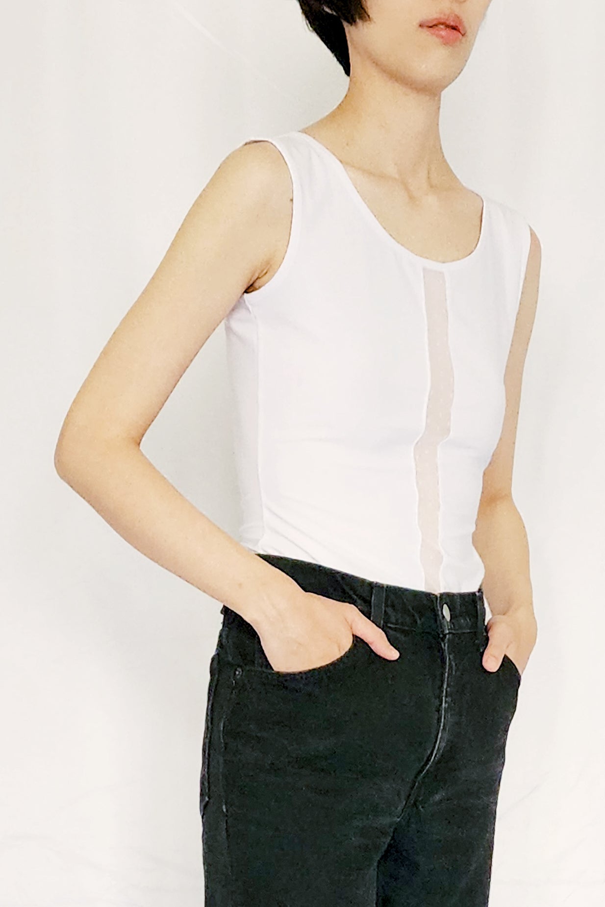 法式點點網布拼接前中簍空上衣 WHITE SHEER FRONT VEST TOP HN LAB